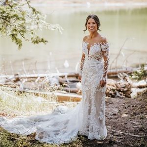 Size 8 Essense of Australia long sleeve wedding dress